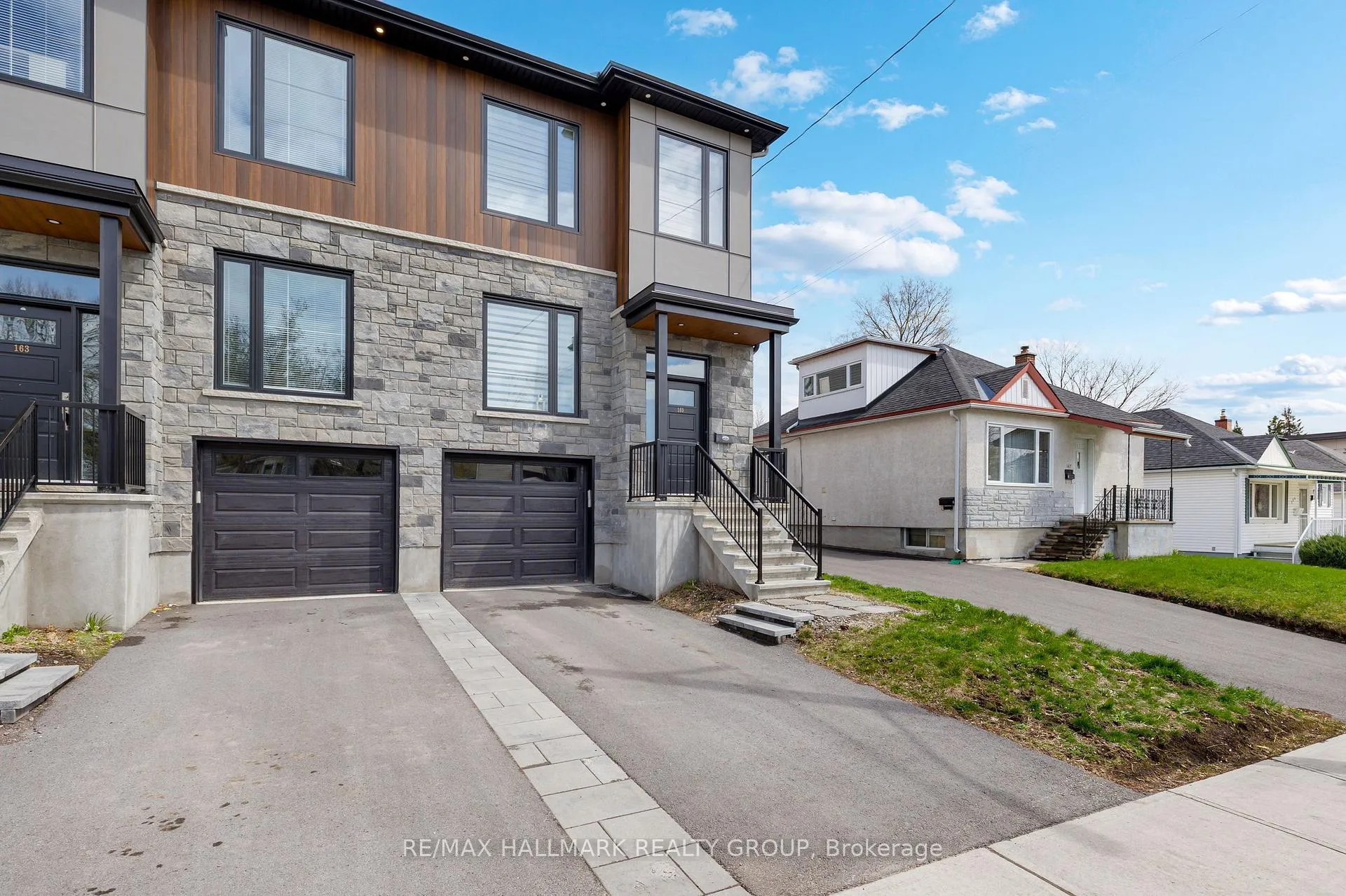Photo 2 of 165 Longpre Street, Ottawa, Vanier — HOMEH