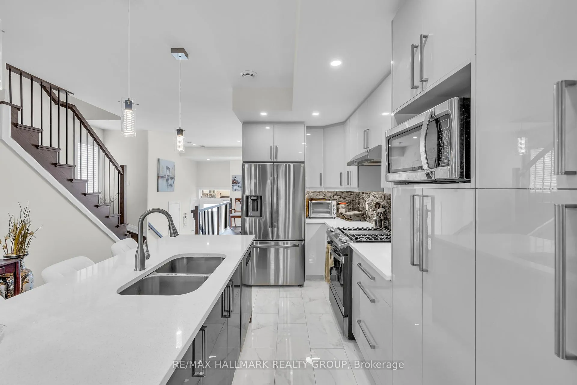 Photo 10 of 165 Longpre Street, Ottawa, Vanier — HOMEH