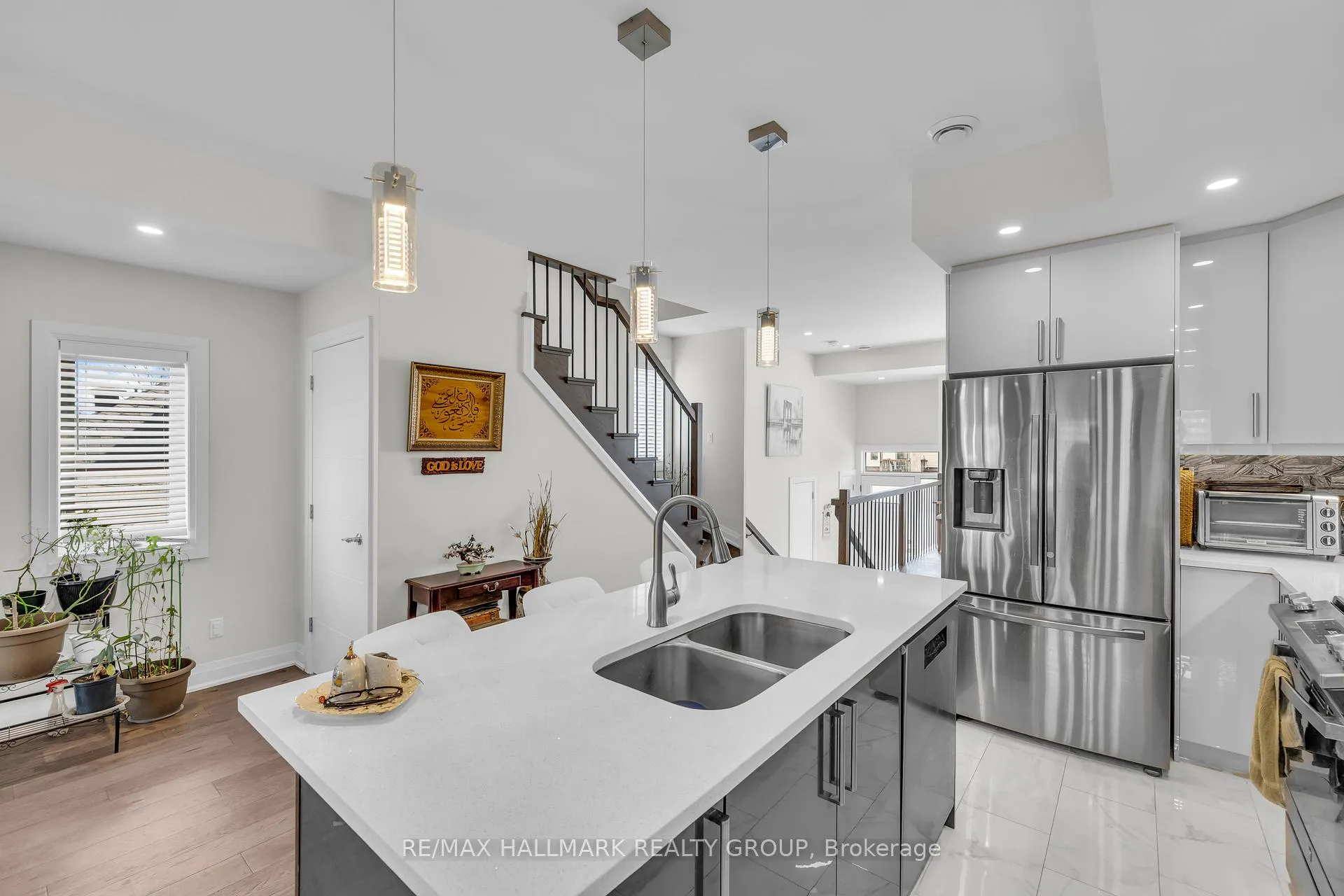 Photo 11 of 165 Longpre Street, Ottawa, Vanier — HOMEH