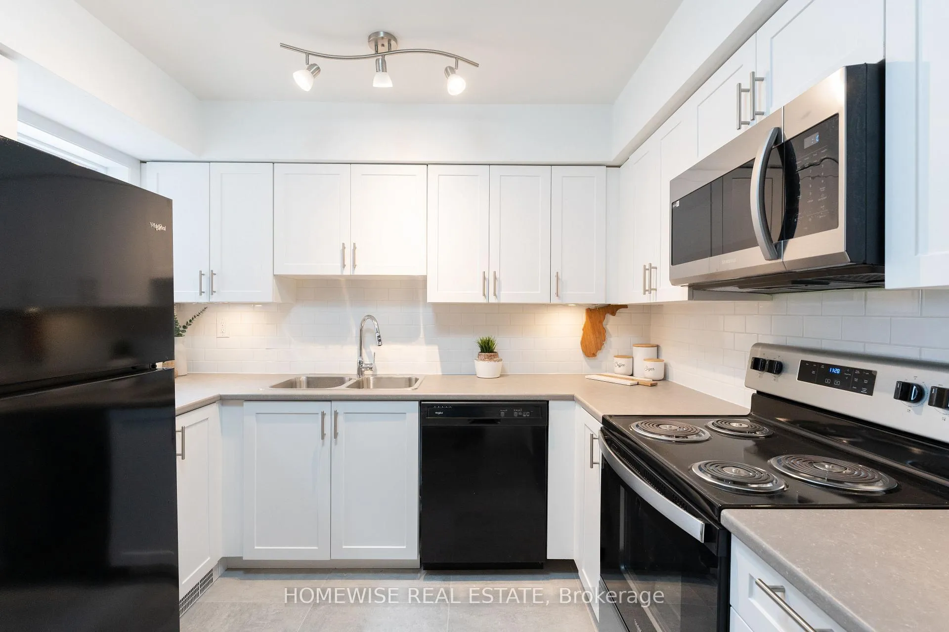 Photo 9 of Unit C1, 240 Ormond Drive, Oshawa, Samac — HOMEH