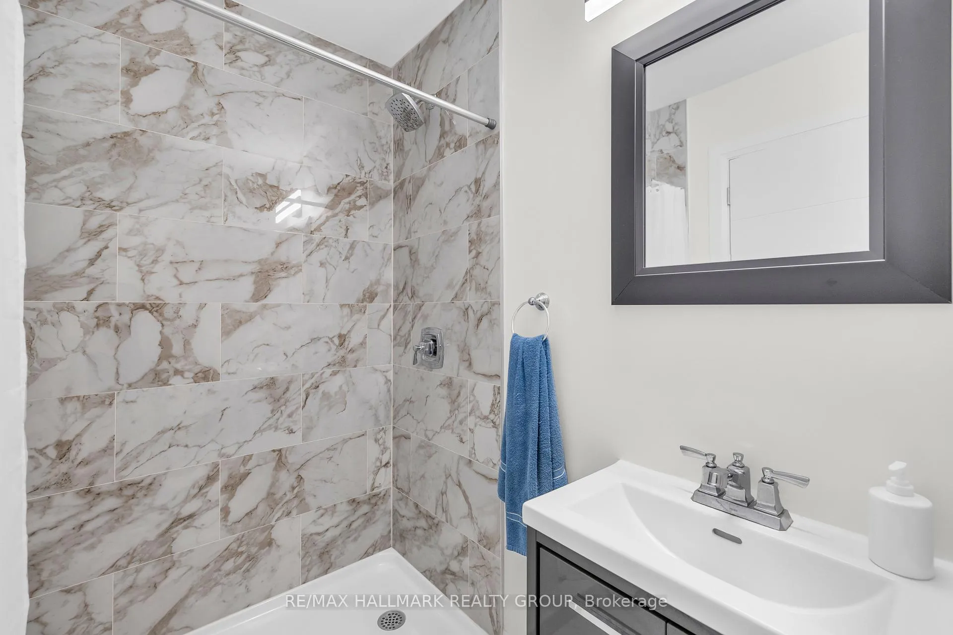 Photo 38 of 163 Longpre Street, Ottawa, Vanier — HOMEH