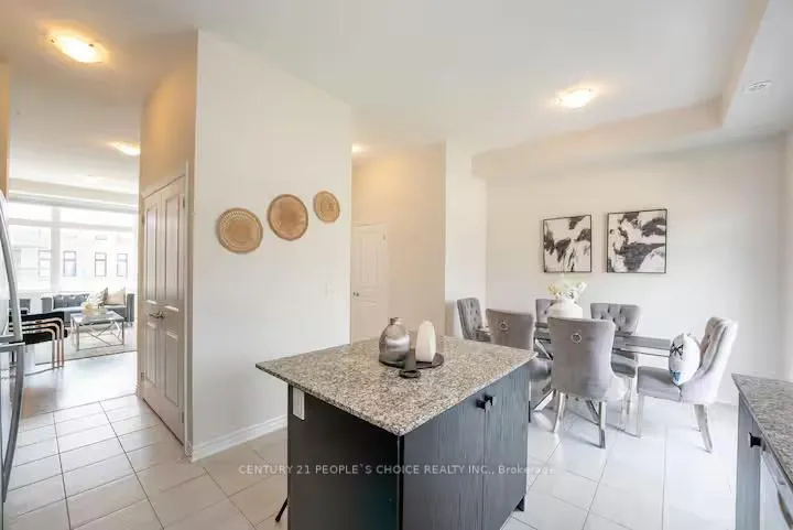 Photo 6 of 16 Quilico Road, Vaughan, Kleinburg — HOMEH