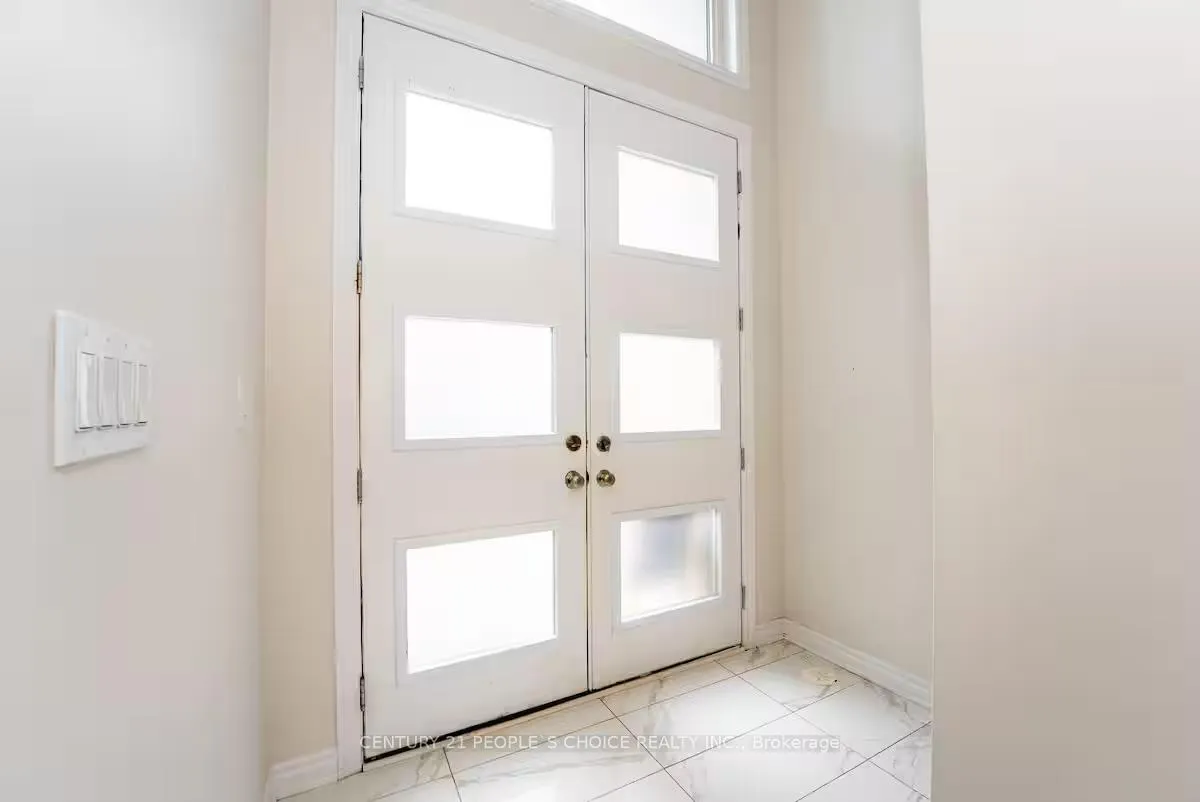Photo 7 of 16 Quilico Road, Vaughan, Kleinburg — HOMEH