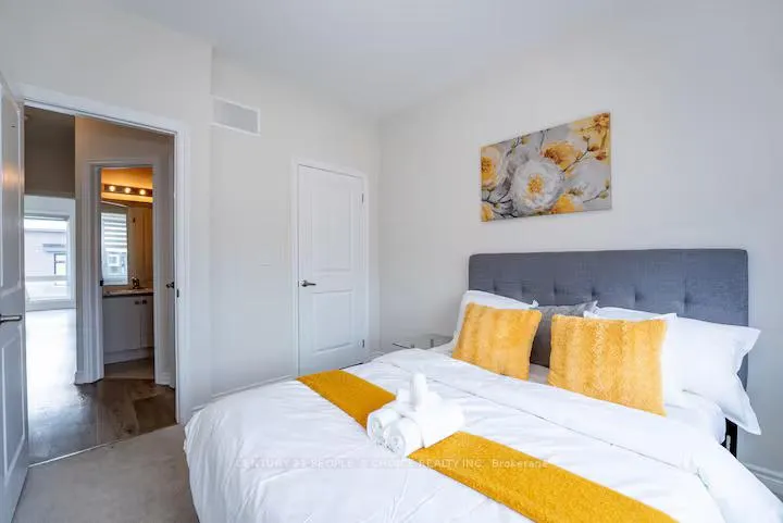 Photo 24 of 16 Quilico Road, Vaughan, Kleinburg — HOMEH