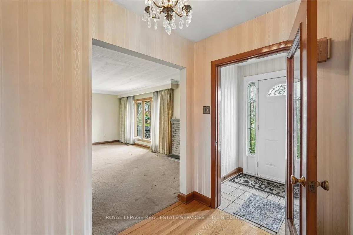 Photo 4 of 151 Wedgewood Drive, Oakville, Morrison — HOMEH