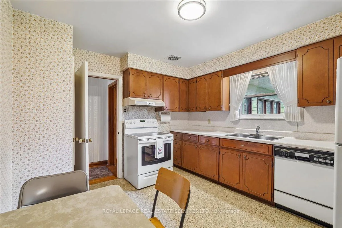 Photo 9 of 151 Wedgewood Drive, Oakville, Morrison — HOMEH