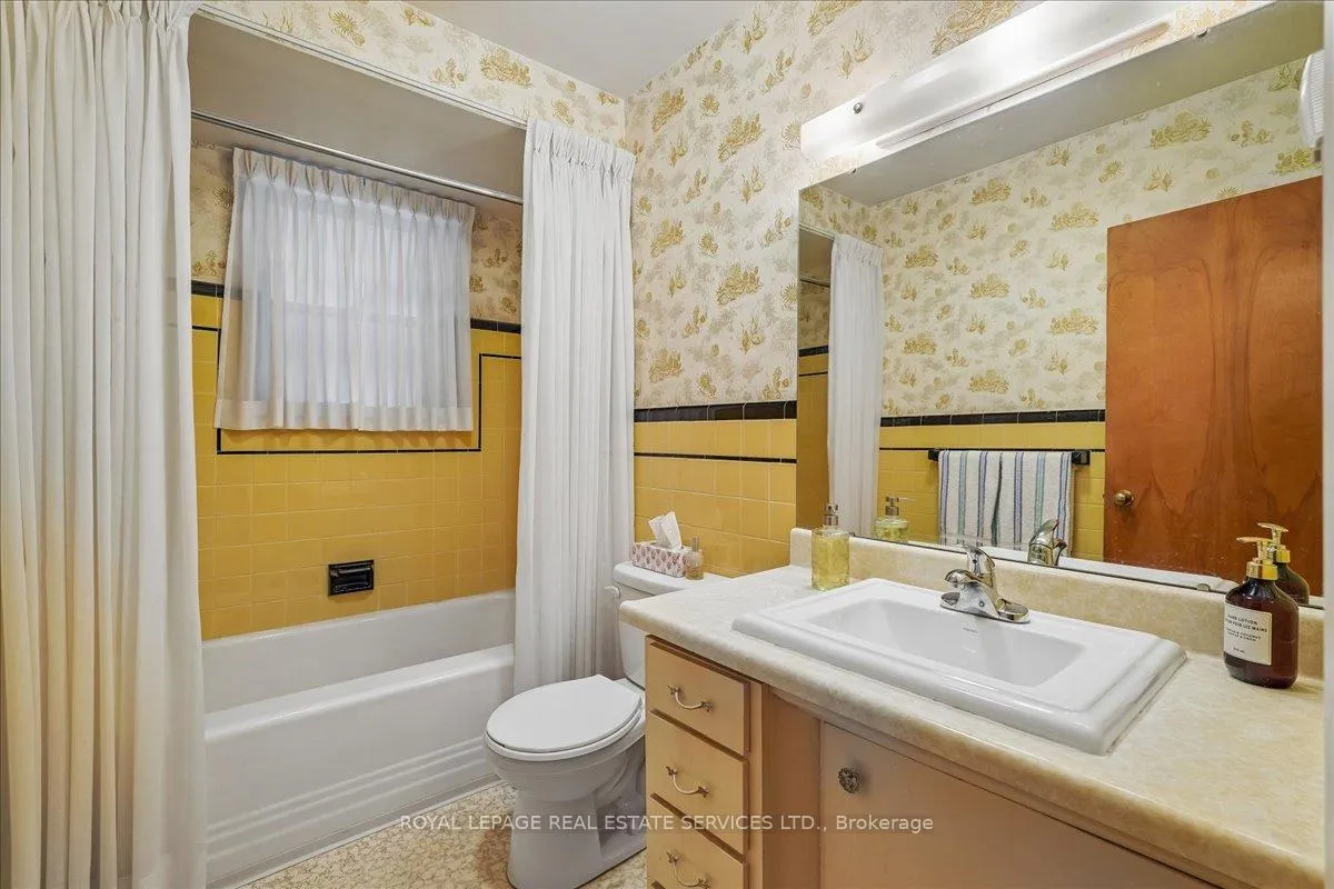 Photo 14 of 151 Wedgewood Drive, Oakville, Morrison — HOMEH