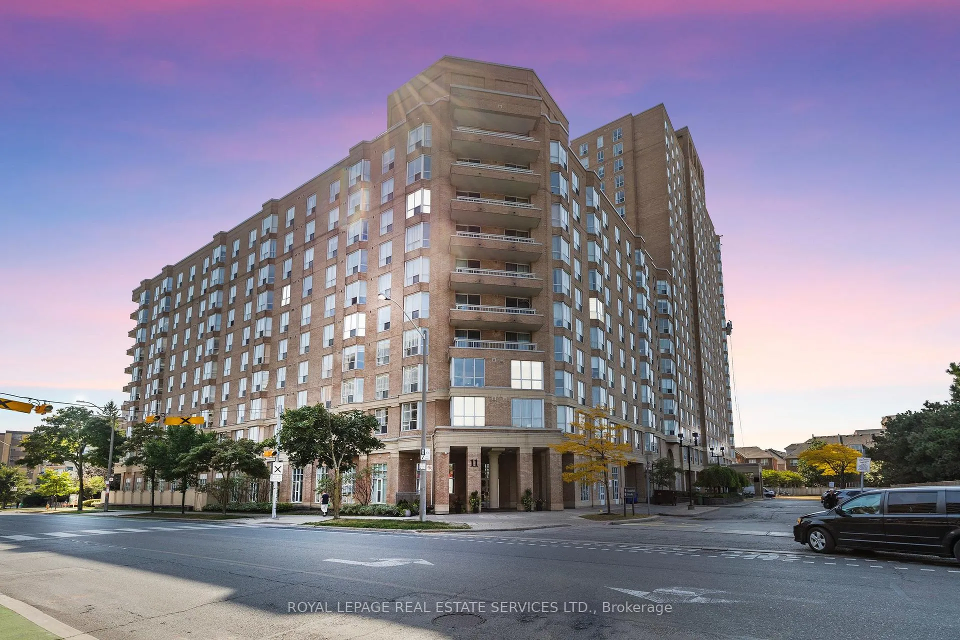 Photo 2 of Unit 202, 11 Thorncliffe Park Drive, Toronto, Thorncliffe Park — HOMEH