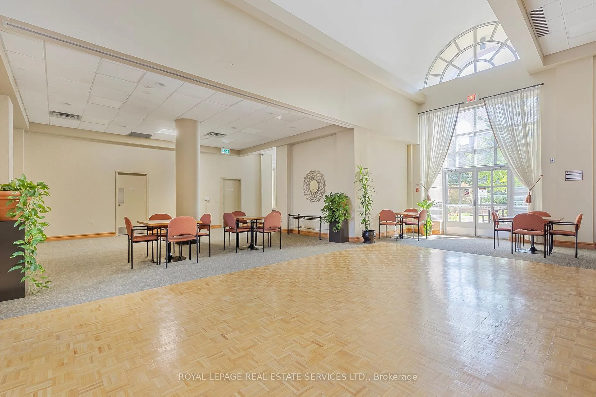 Photo 9 of Unit 202, 11 Thorncliffe Park Drive, Toronto, Thorncliffe Park — HOMEH