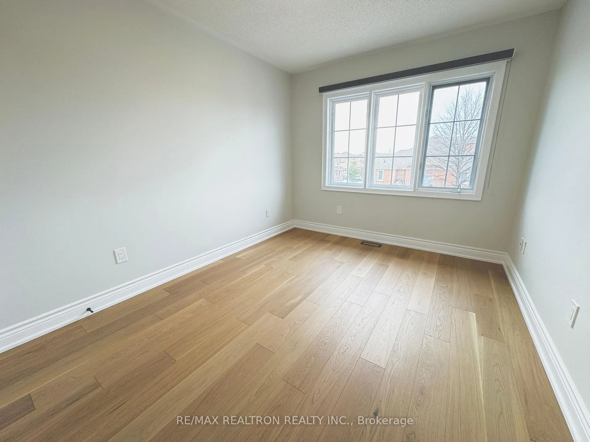 Photo 14 of 20 Madison Heights Boulevard, Markham, Berczy — HOMEH