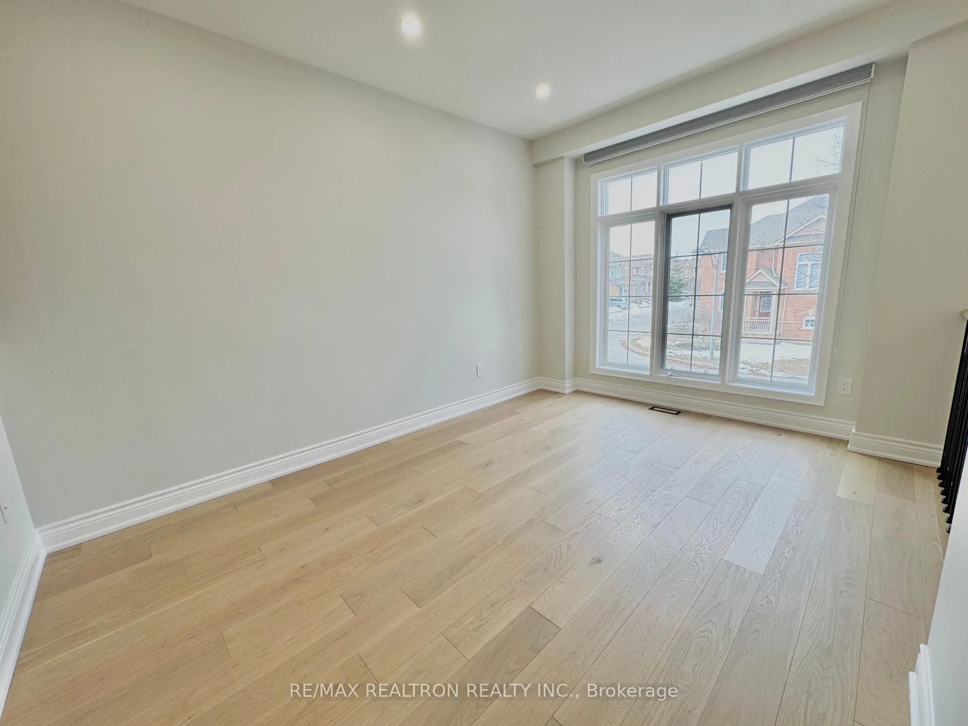Photo 15 of 20 Madison Heights Boulevard, Markham, Berczy — HOMEH