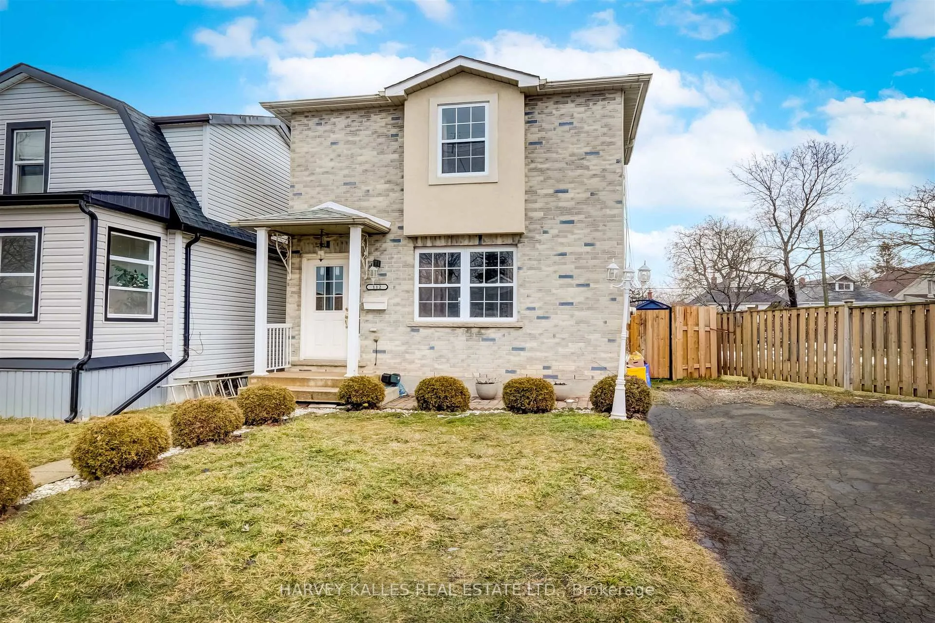 Photo 1 of 112 Wexford Avenue N, Hamilton, Crown Point — HOMEH