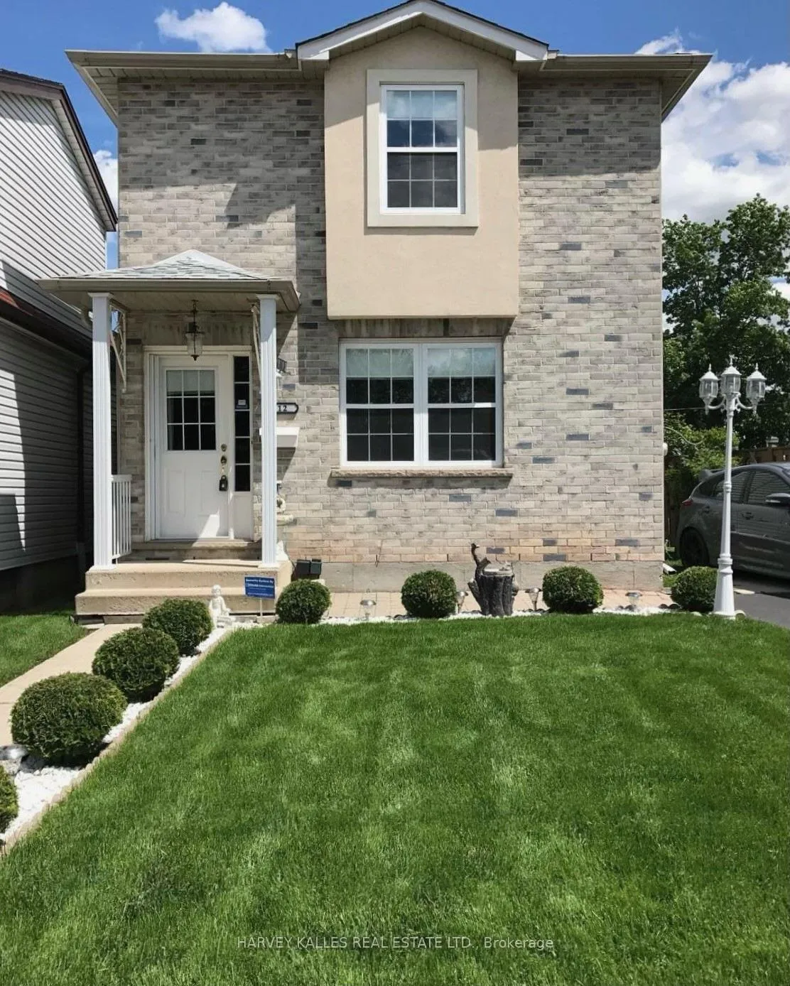 Photo 3 of 112 Wexford Avenue N, Hamilton, Crown Point — HOMEH