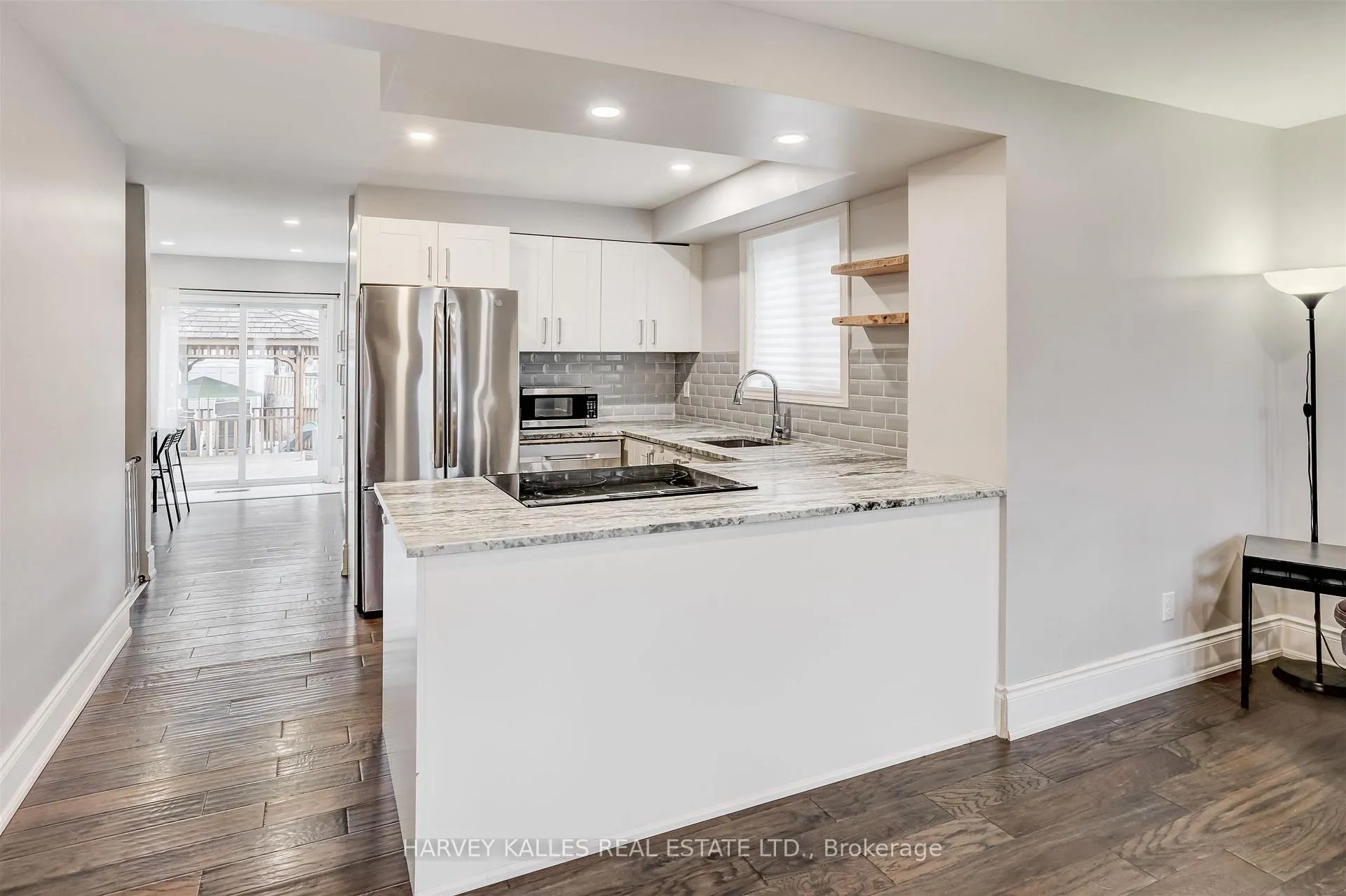 Photo 16 of 112 Wexford Avenue N, Hamilton, Crown Point — HOMEH