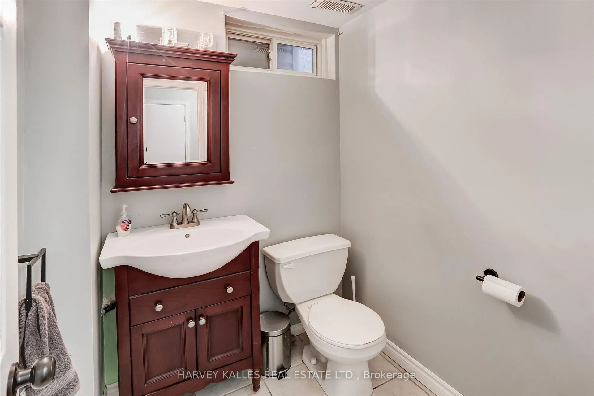 Photo 20 of 112 Wexford Avenue N, Hamilton, Crown Point — HOMEH