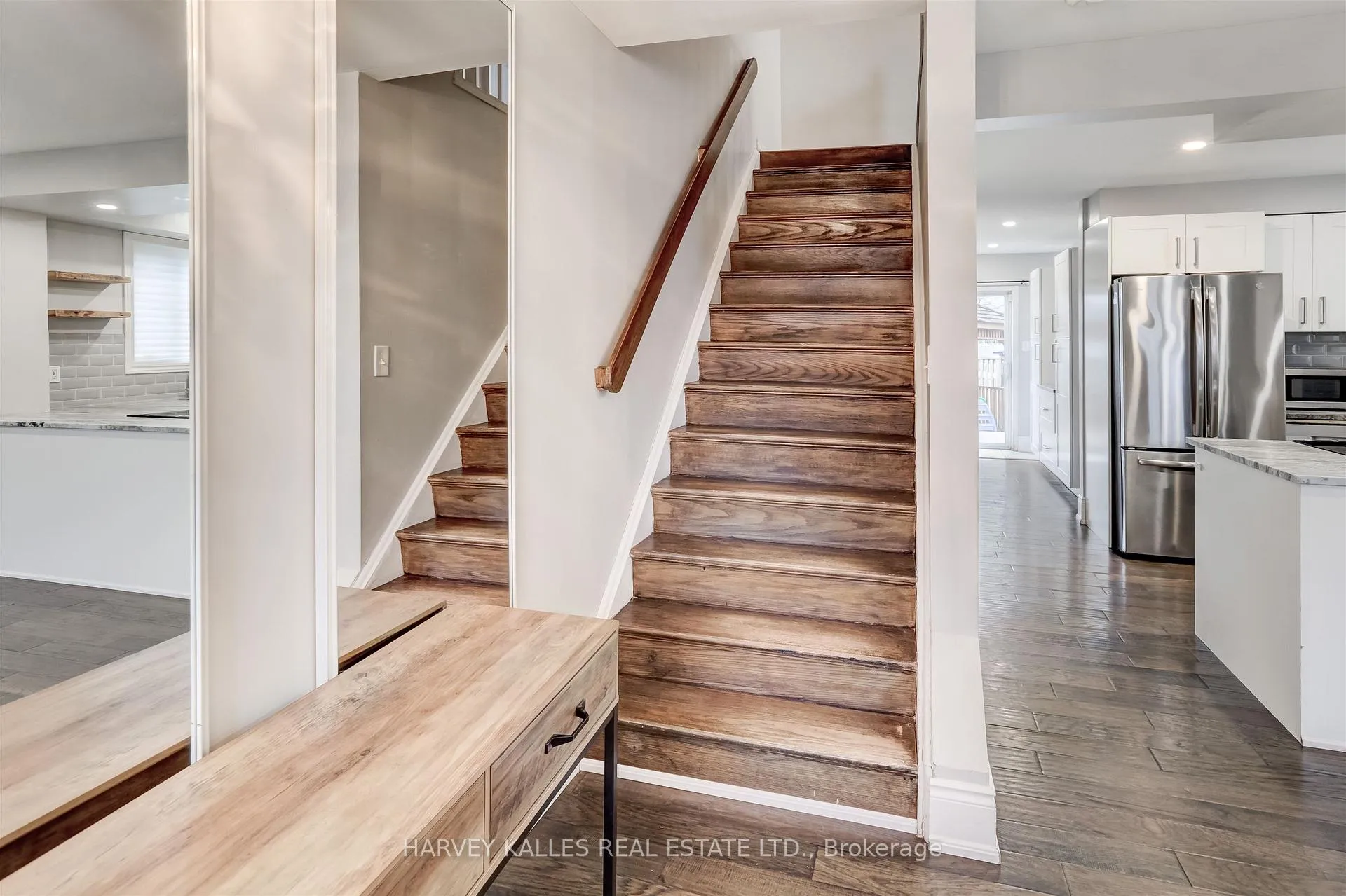 Photo 21 of 112 Wexford Avenue N, Hamilton, Crown Point — HOMEH