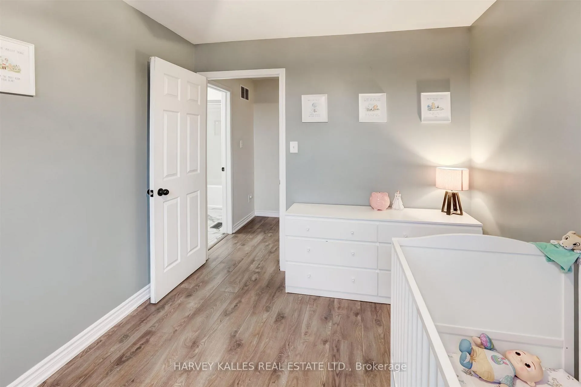 Photo 29 of 112 Wexford Avenue N, Hamilton, Crown Point — HOMEH
