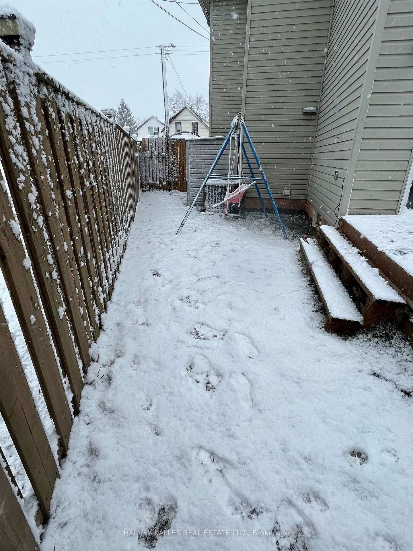 Photo 32 of 112 Wexford Avenue N, Hamilton, Crown Point — HOMEH