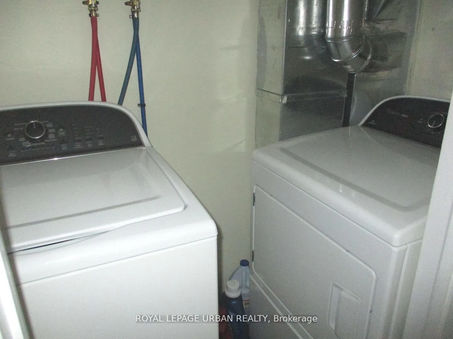 Photo 3 of Unit B, 89 Squires Avenue, Toronto, O'Connor-Parkview — HOMEH
