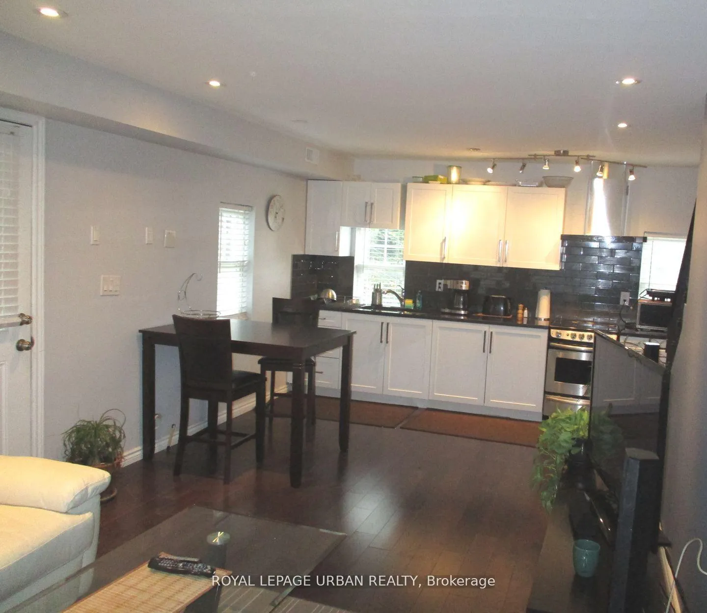 Photo 4 of Unit B, 89 Squires Avenue, Toronto, O'Connor-Parkview — HOMEH