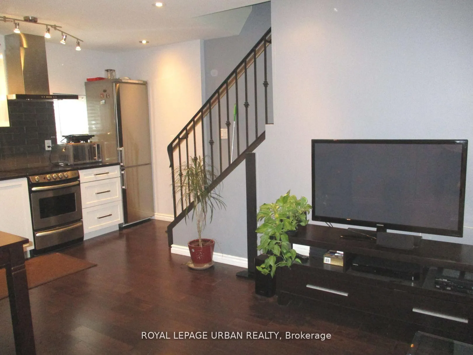 Photo 5 of Unit B, 89 Squires Avenue, Toronto, O'Connor-Parkview — HOMEH