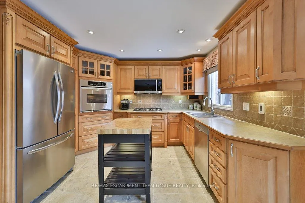 Photo 9 of 2041 Summer Wind Drive, Burlington, Headon — HOMEH