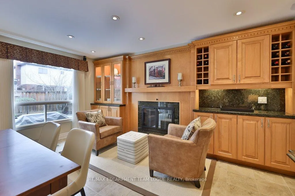 Photo 16 of 2041 Summer Wind Drive, Burlington, Headon — HOMEH