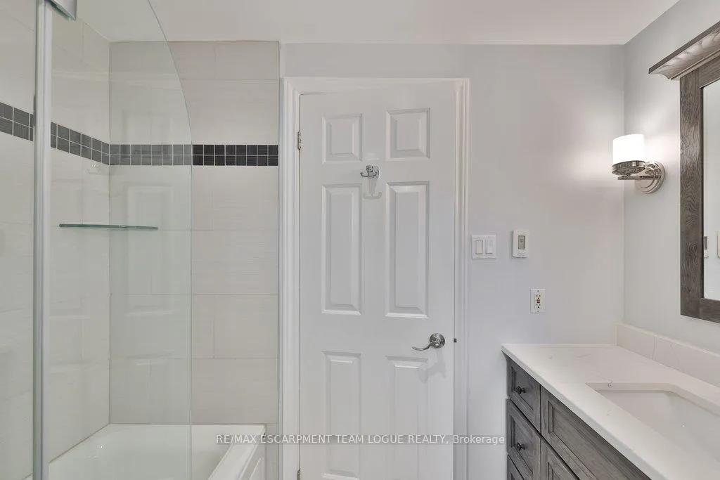 Photo 28 of 2041 Summer Wind Drive, Burlington, Headon — HOMEH