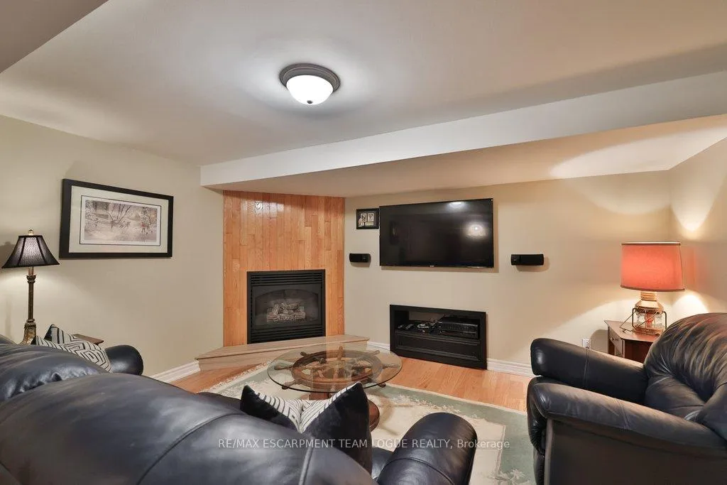 Photo 33 of 2041 Summer Wind Drive, Burlington, Headon — HOMEH
