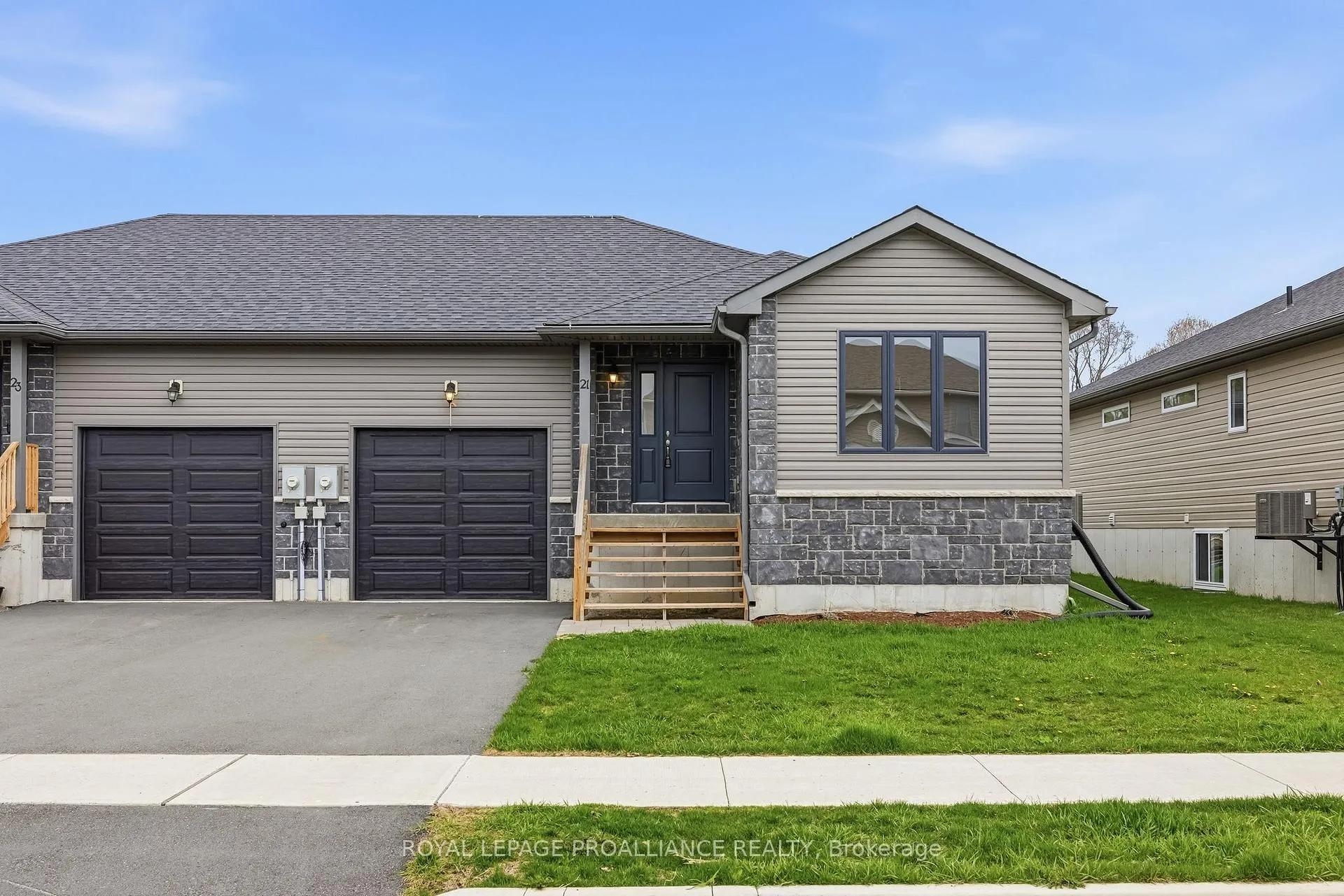 Front of 21 Rabbit Road