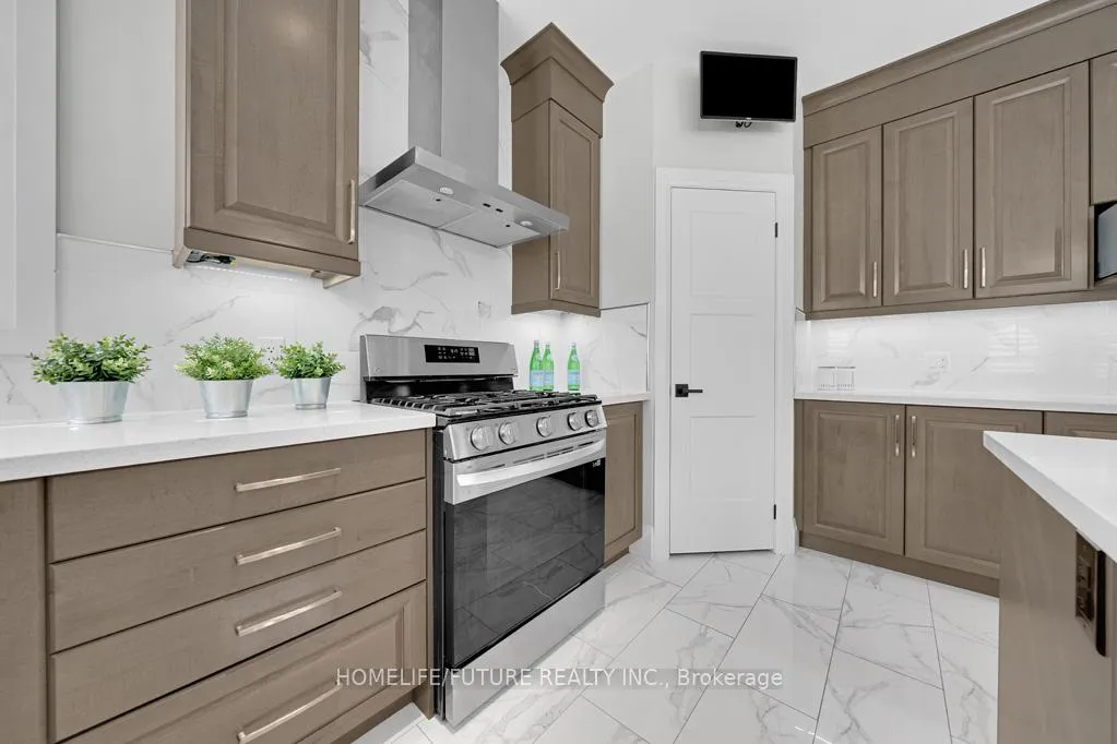 Photo 17 of 27 Higham Place, Clarington, Bowmanville — HOMEH
