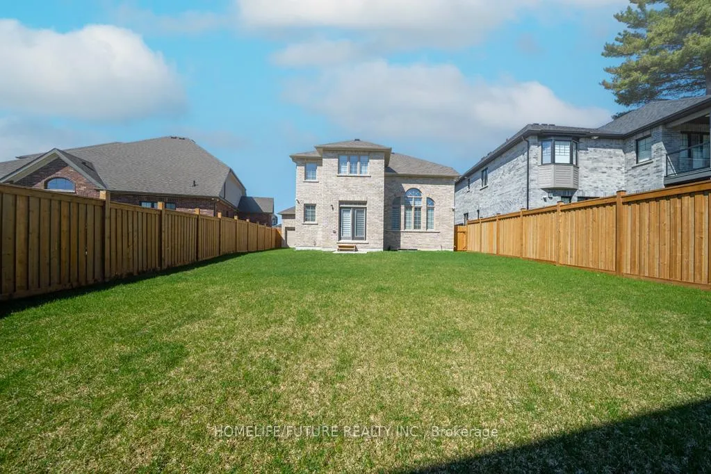 Photo 35 of 27 Higham Place, Clarington, Bowmanville — HOMEH
