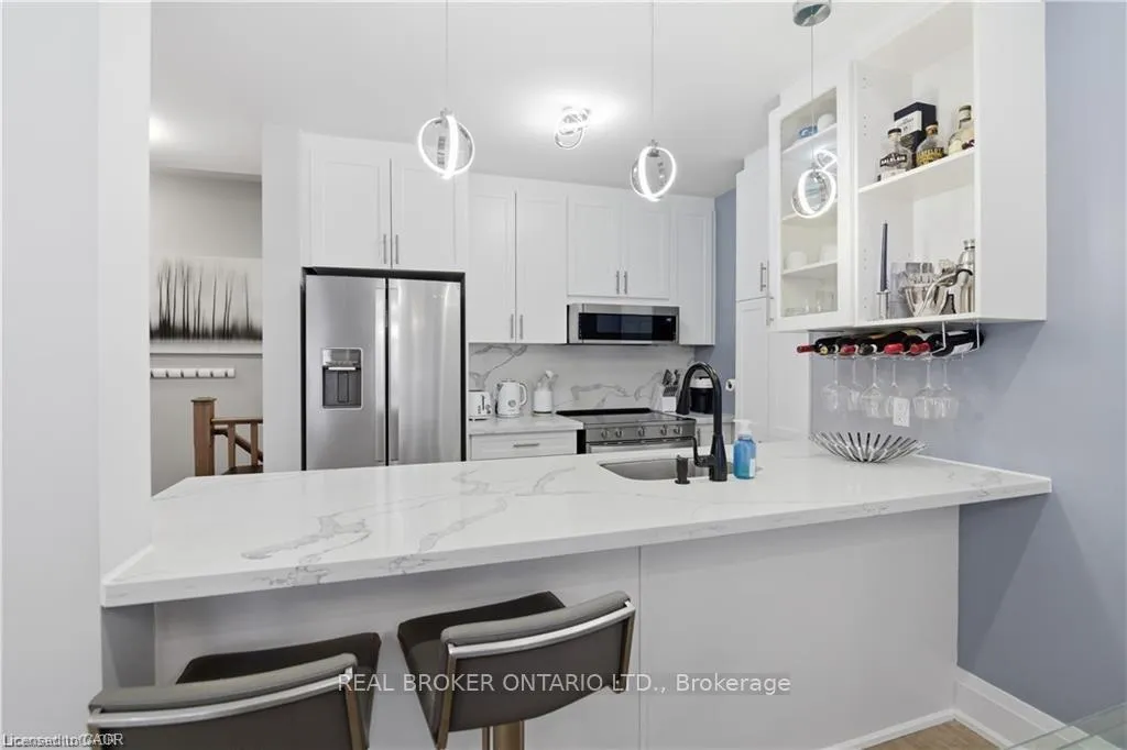 Photo 10 of 312 Humphrey Street, Hamilton, Waterdown — HOMEH