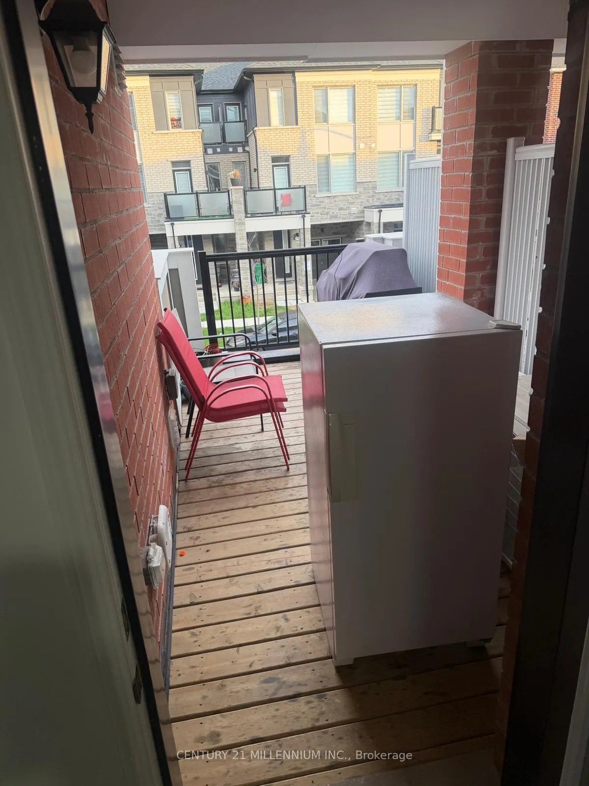 Photo 13 of 57 Melmar Street, Brampton, Northwest Brampton — HOMEH