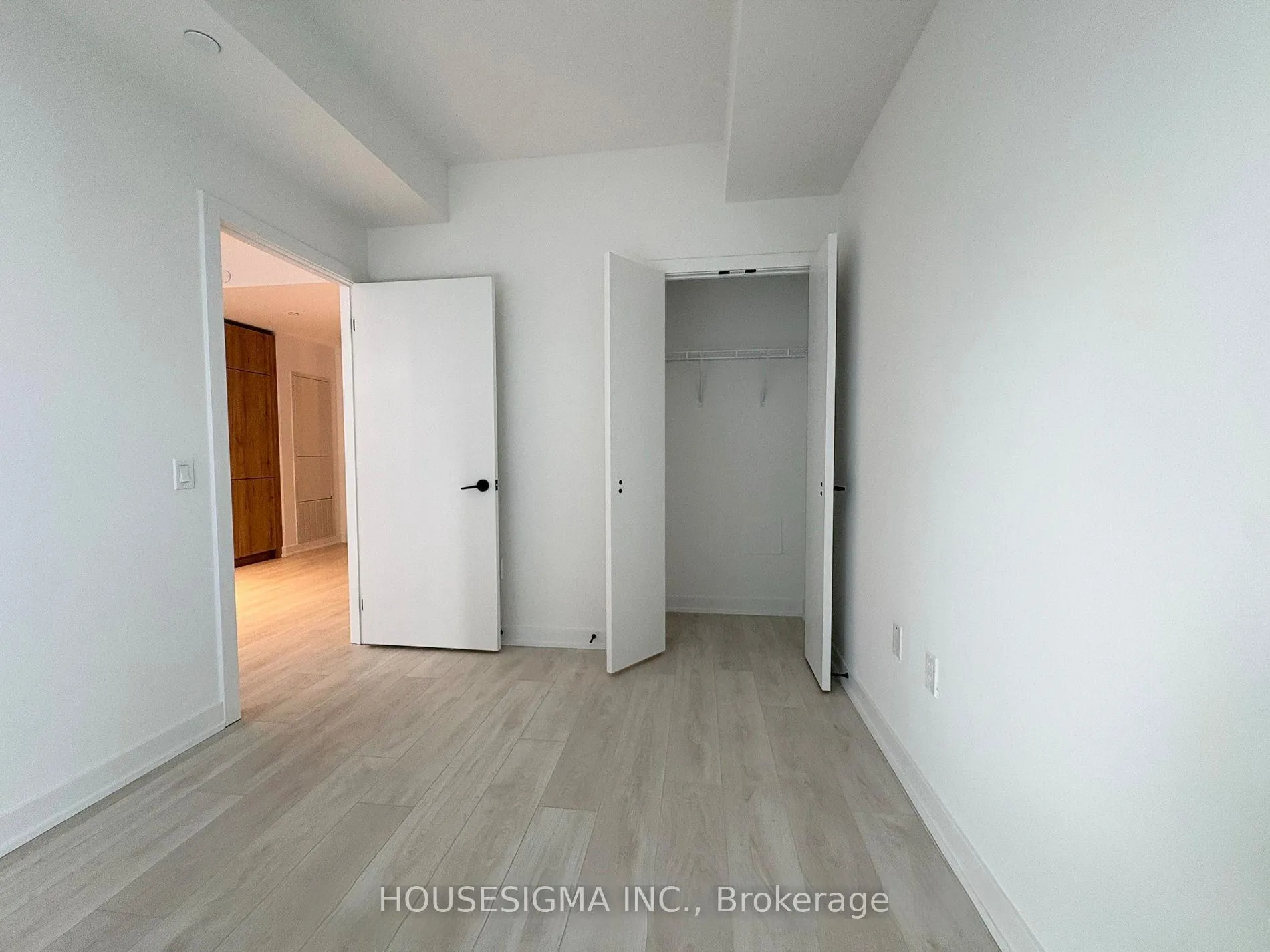 Photo 7 of Unit 2701, 117 Broadway Avenue, Toronto, Mount Pleasant West — HOMEH