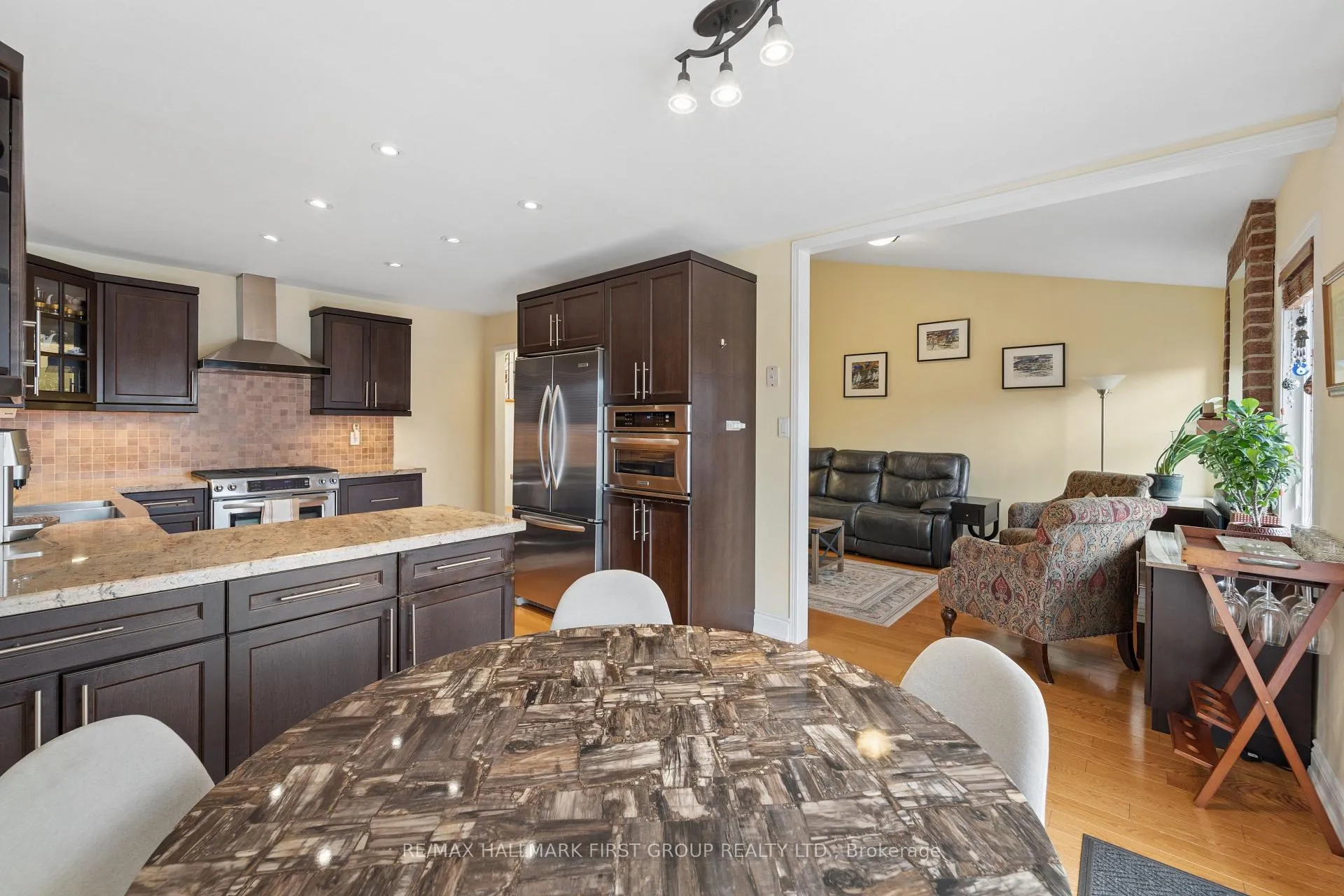 Photo 9 of 1592 Heathside Crescent, Pickering, Liverpool — HOMEH