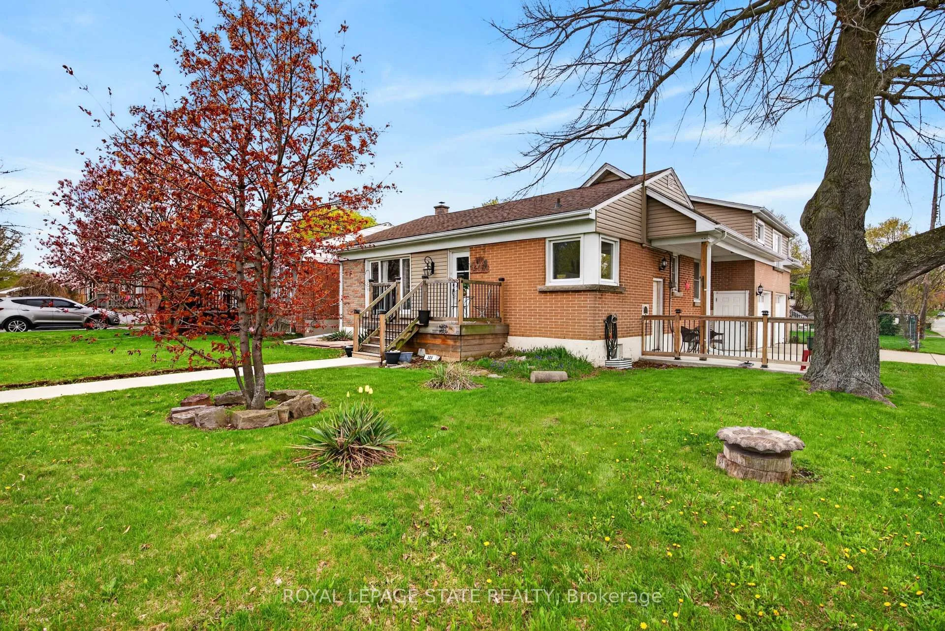 Photo 2 of 380 East 37th Street, Hamilton, Macassa — HOMEH