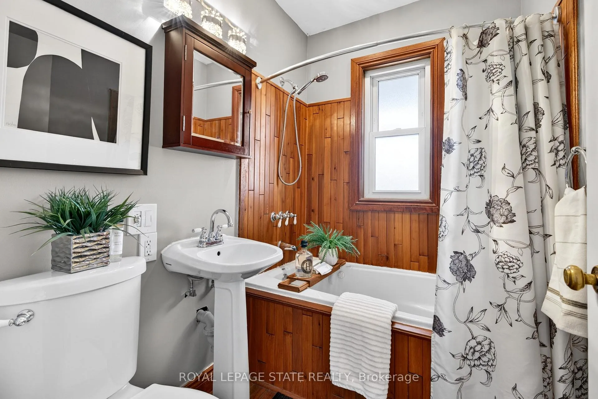 Photo 25 of 380 East 37th Street, Hamilton, Macassa — HOMEH