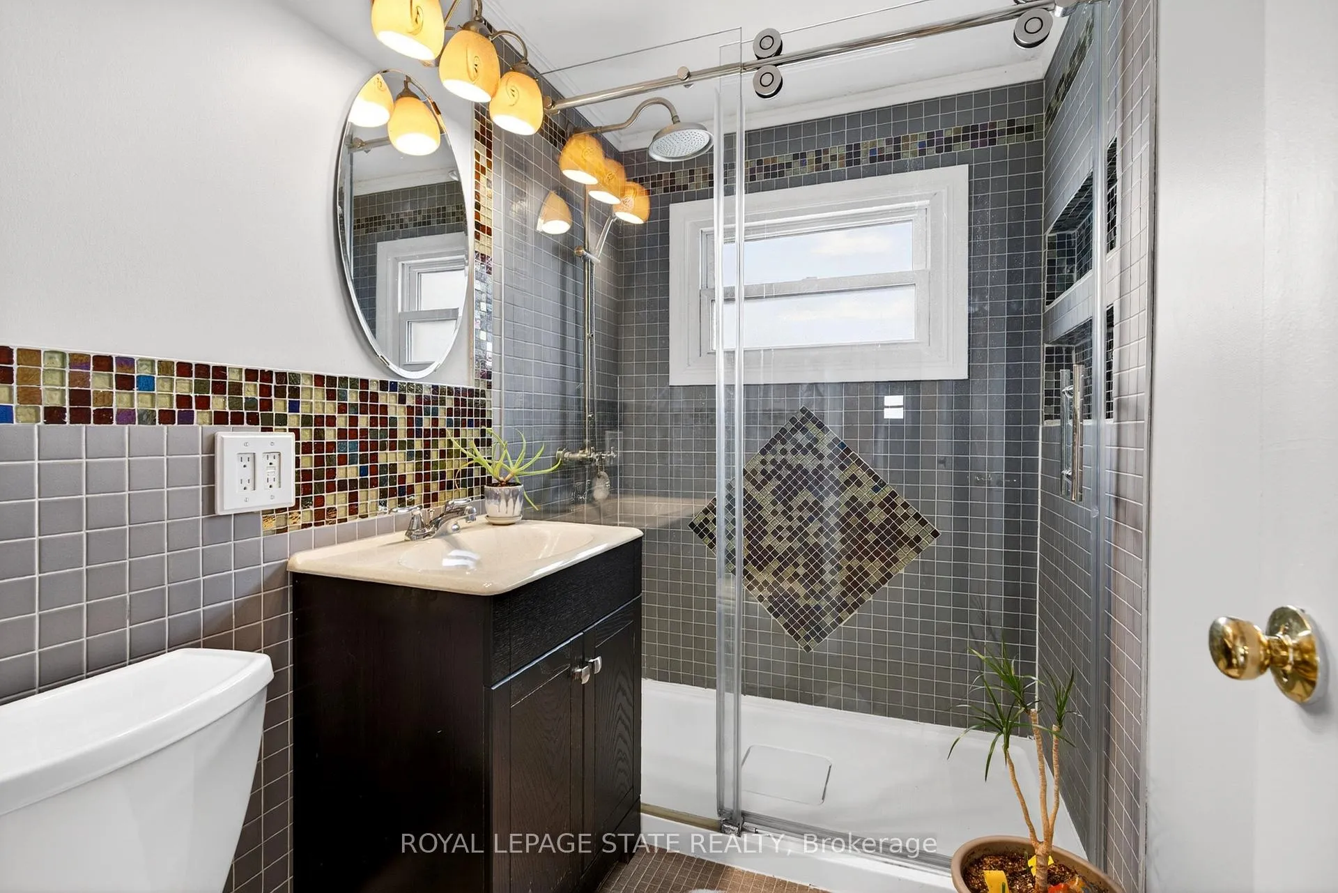 Photo 32 of 380 East 37th Street, Hamilton, Macassa — HOMEH
