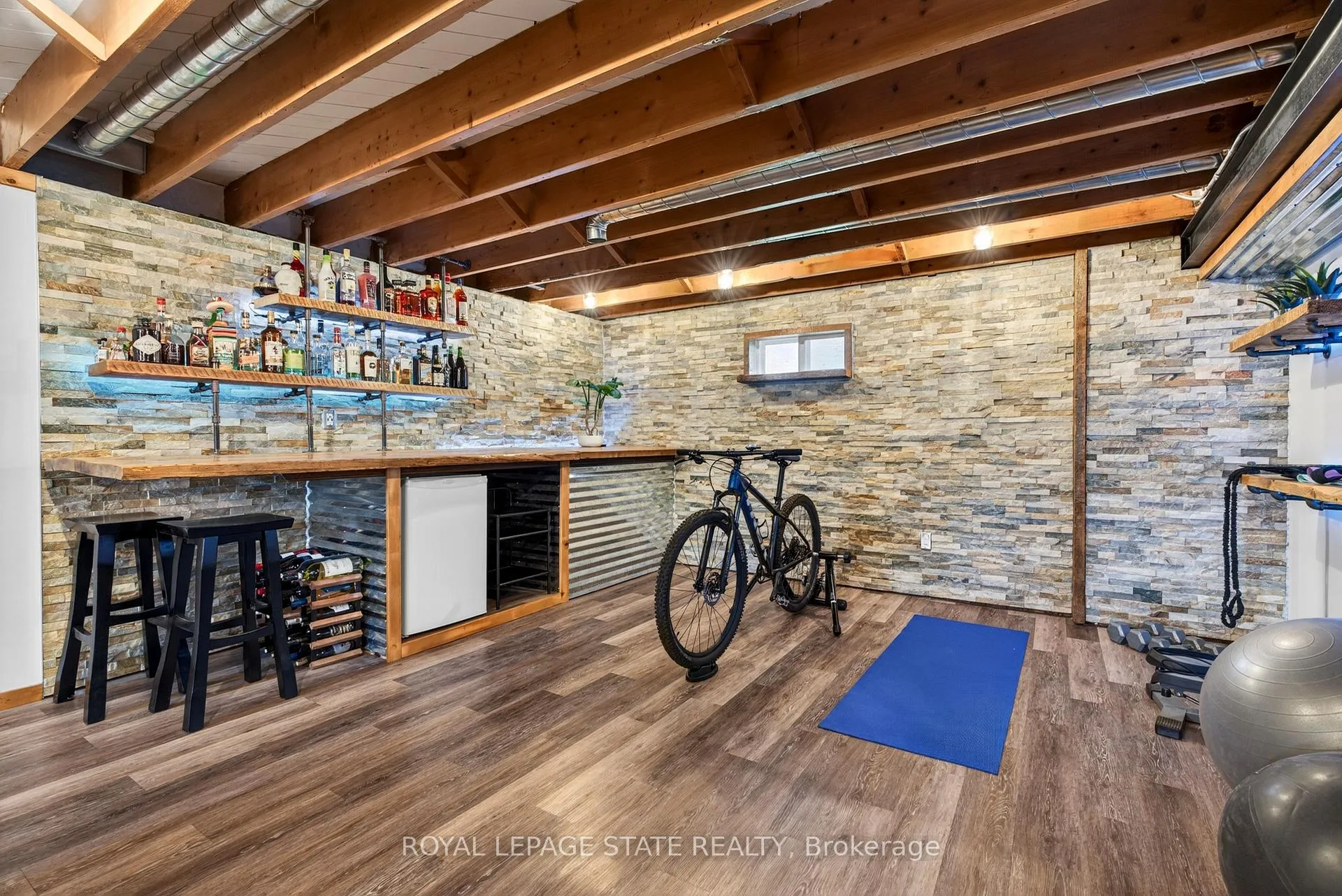 Photo 37 of 380 East 37th Street, Hamilton, Macassa — HOMEH