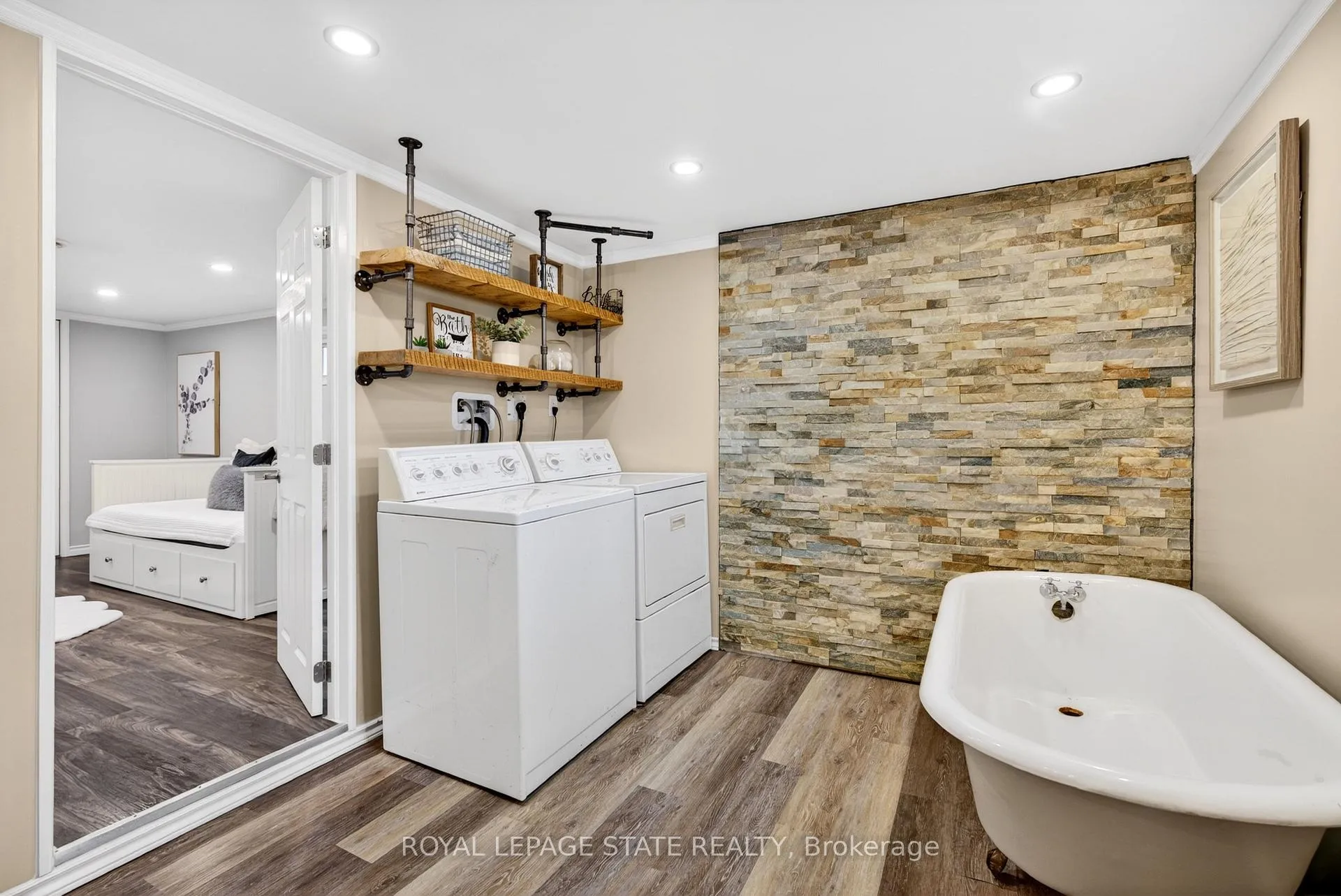 Photo 42 of 380 East 37th Street, Hamilton, Macassa — HOMEH
