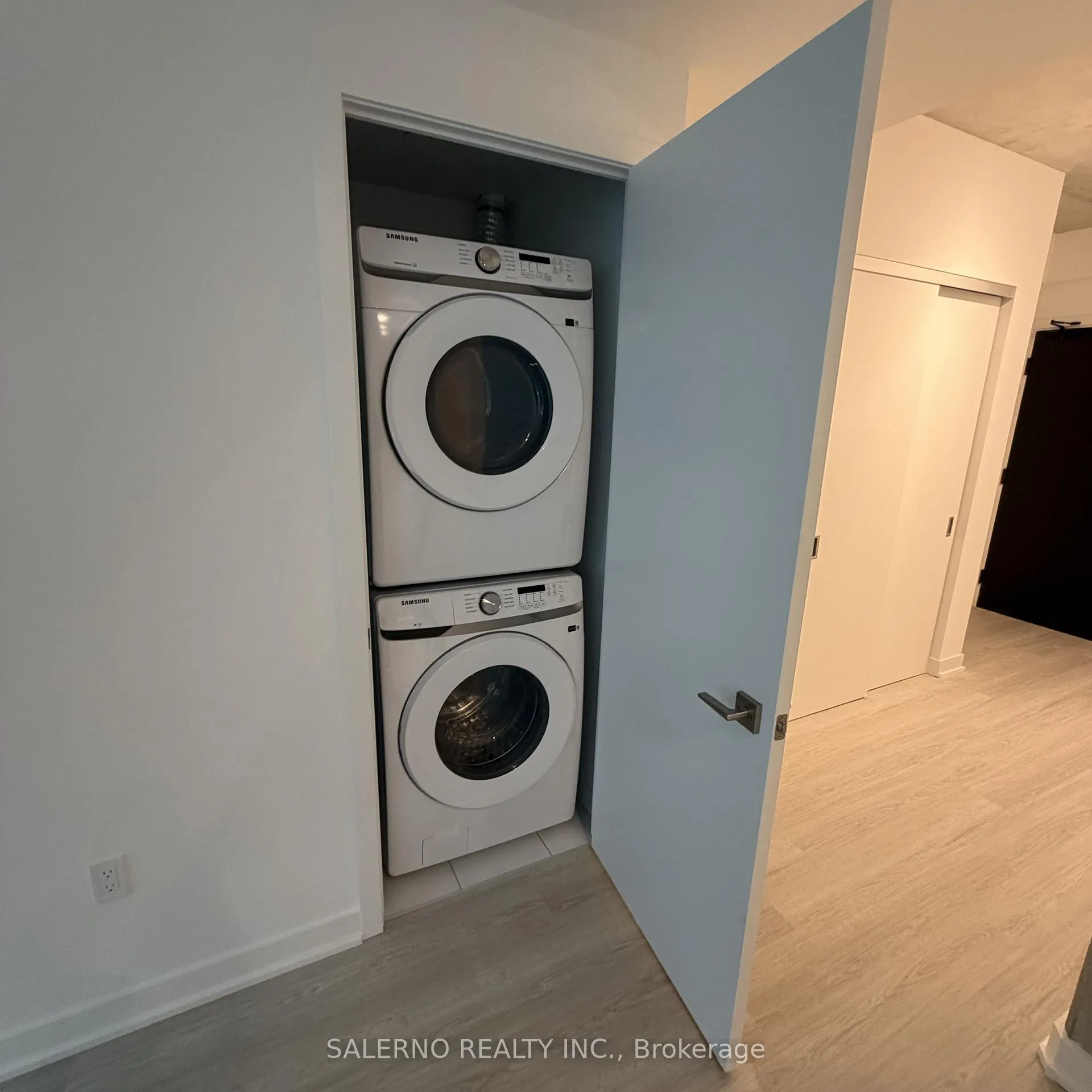 Photo 5 of Unit 607, 284 King Street E, Toronto, Moss Park — HOMEH