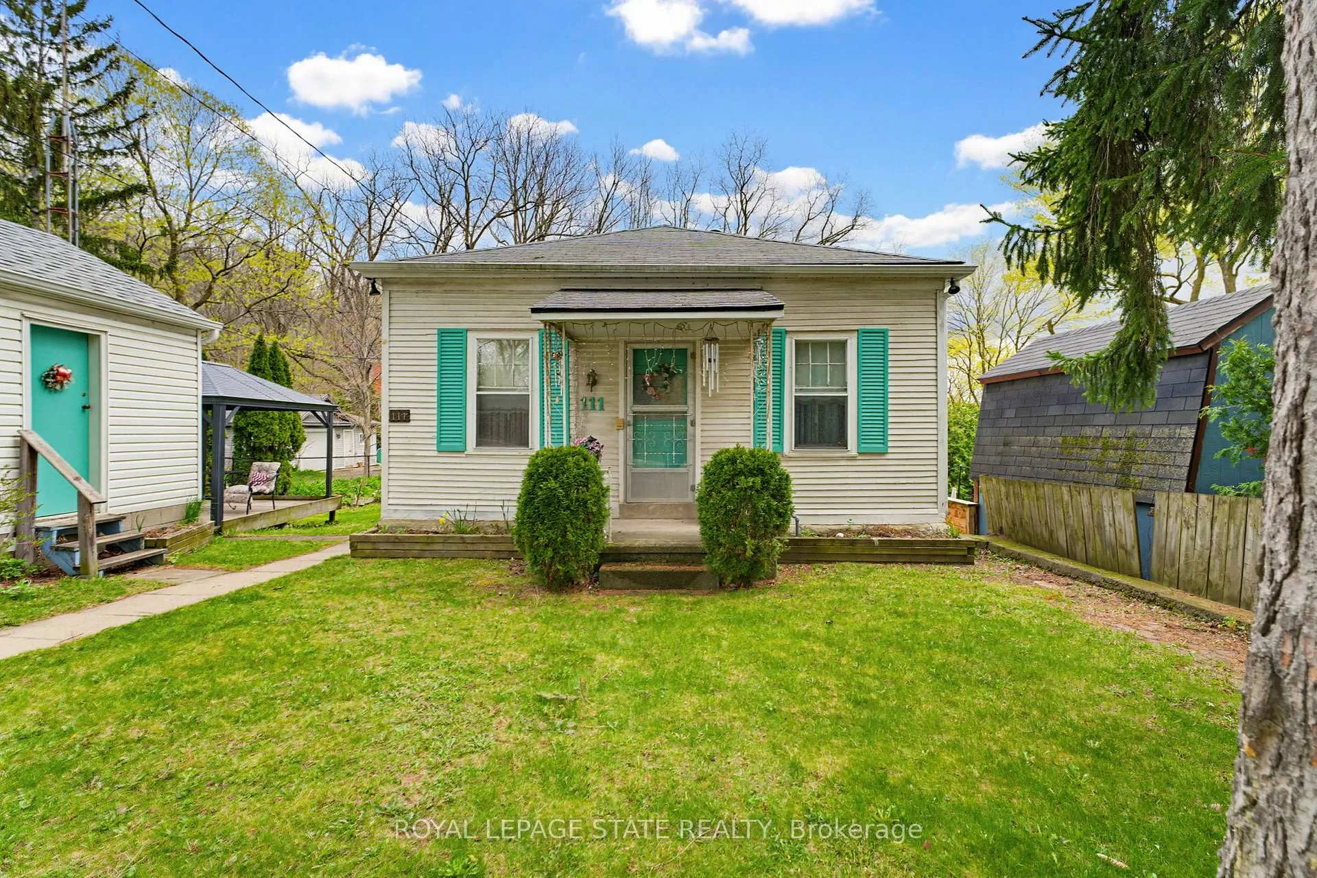 Photo 3 of 111 Sydenham Street, Hamilton, Dundas — HOMEH