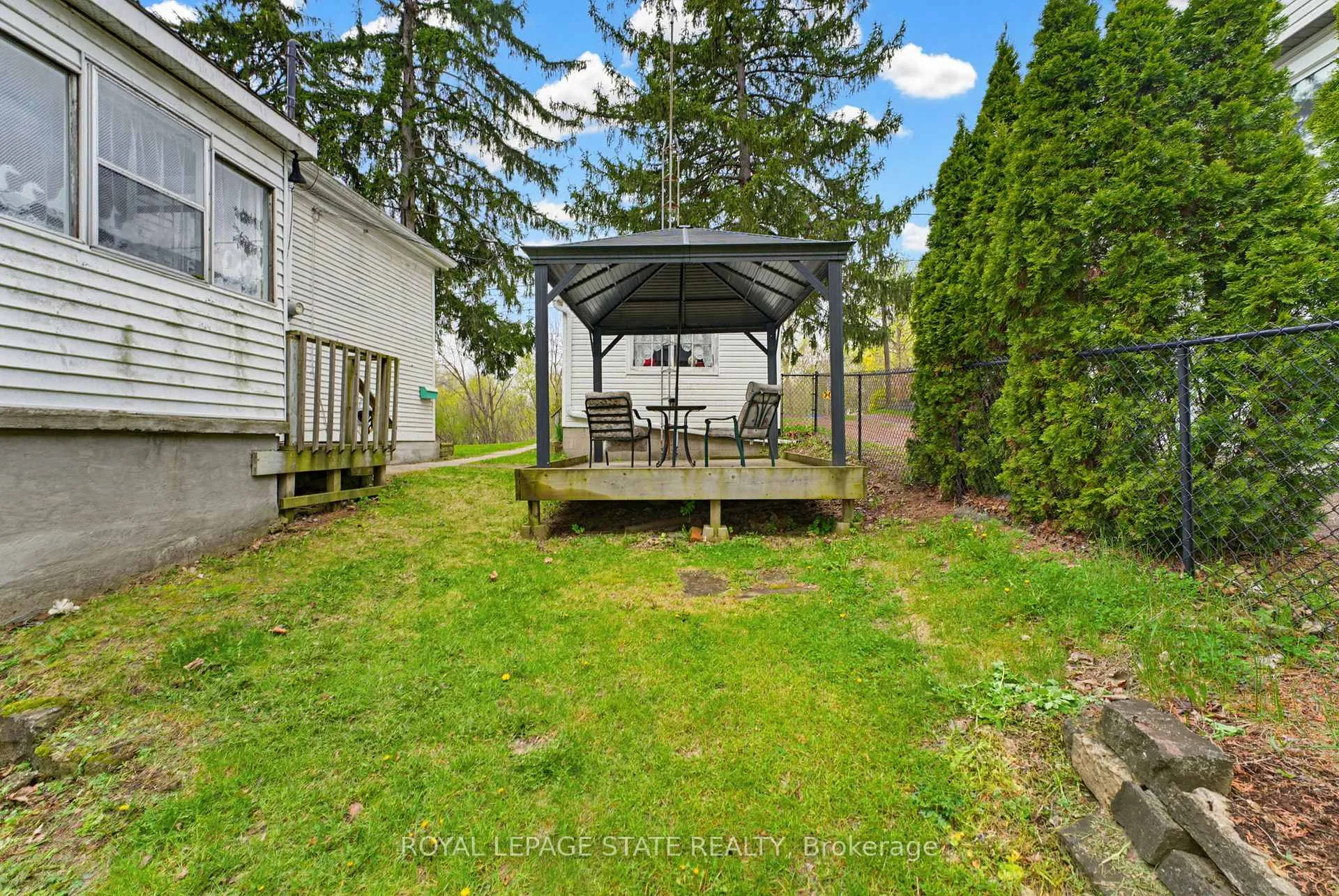Photo 29 of 111 Sydenham Street, Hamilton, Dundas — HOMEH
