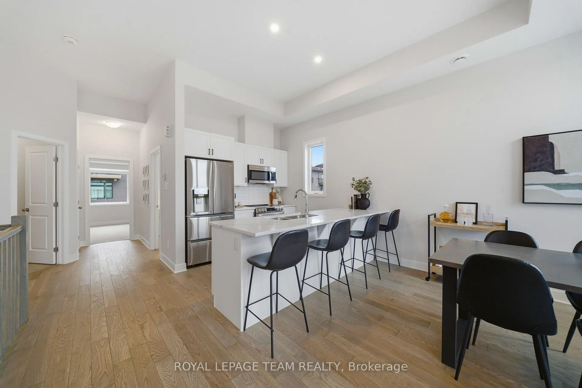 Photo 4 of 519 Crescendo Private, Ottawa, Riverside South/Gloucester Glen — HOMEH