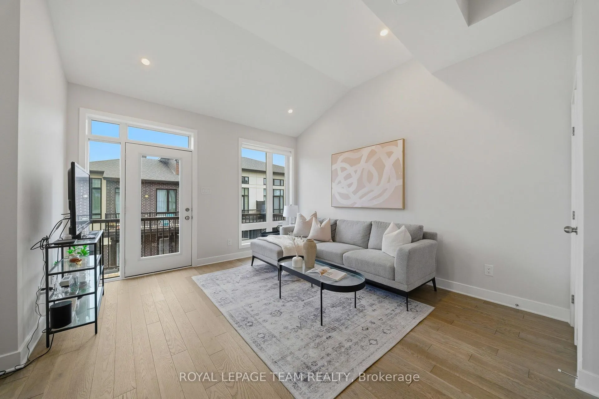 Photo 10 of 519 Crescendo Private, Ottawa, Riverside South/Gloucester Glen — HOMEH