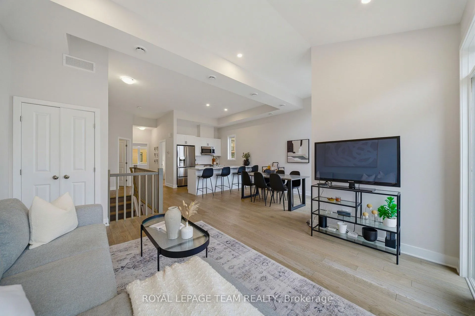 Photo 11 of 519 Crescendo Private, Ottawa, Riverside South/Gloucester Glen — HOMEH