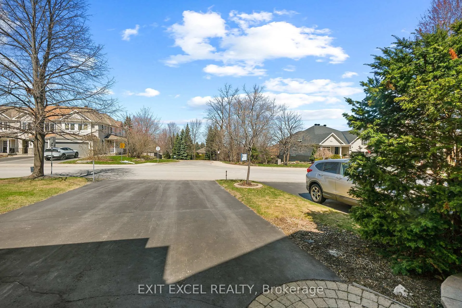 Photo 3 of 67 Hawktree, Ottawa, Barrhaven - Stonebridge — HOMEH
