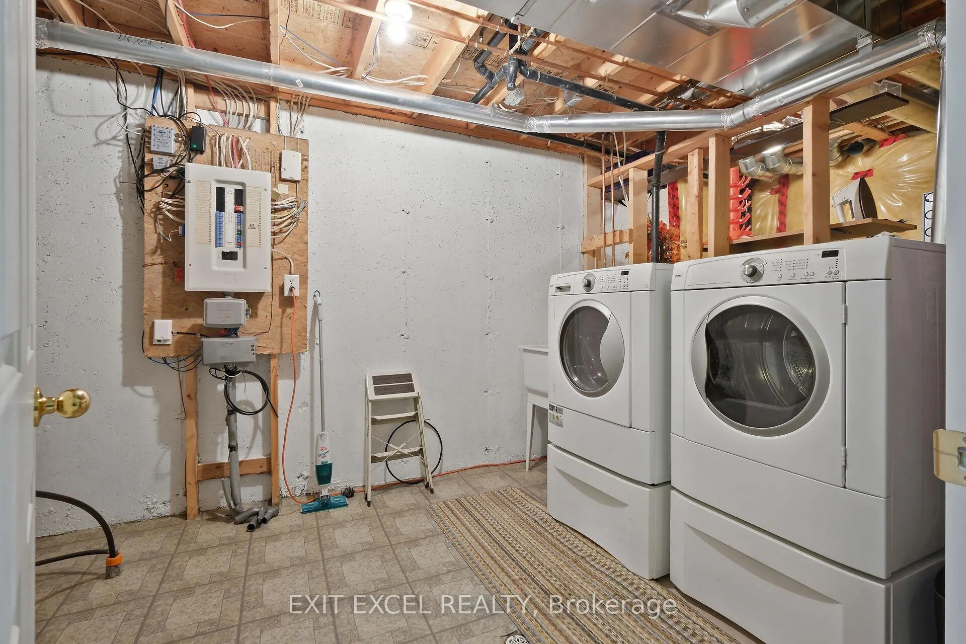Photo 38 of 67 Hawktree, Ottawa, Barrhaven - Stonebridge — HOMEH
