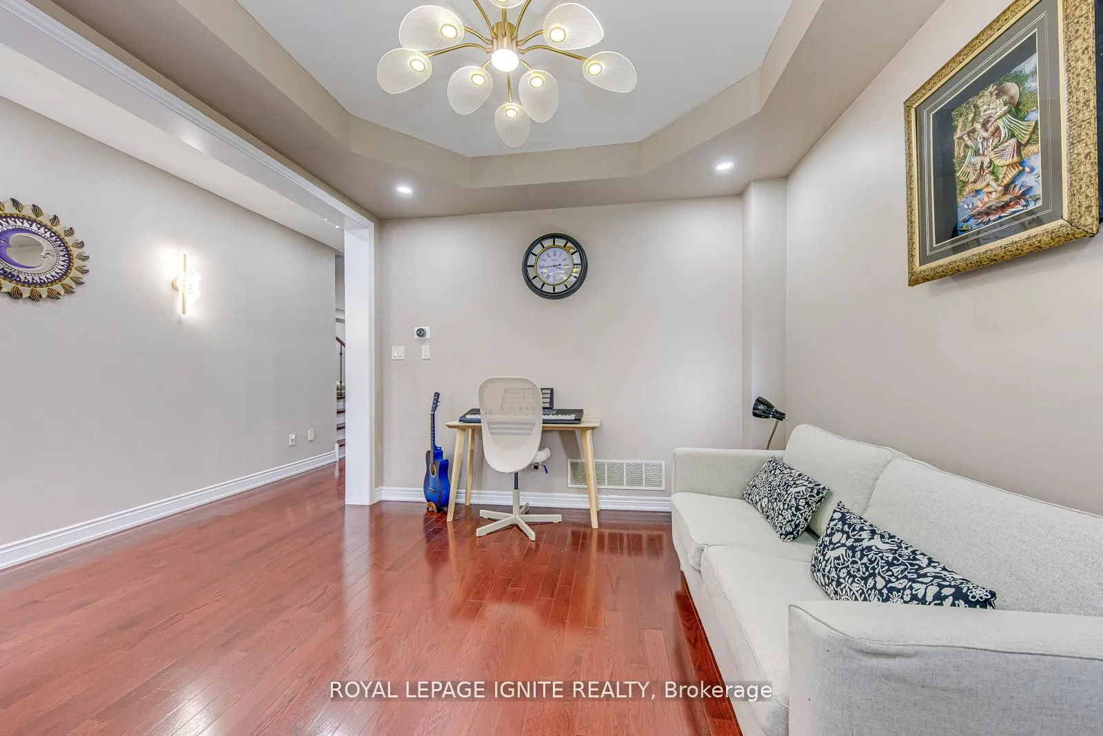 Photo 8 of 30 Streamline Drive, Brampton, Madoc — HOMEH
